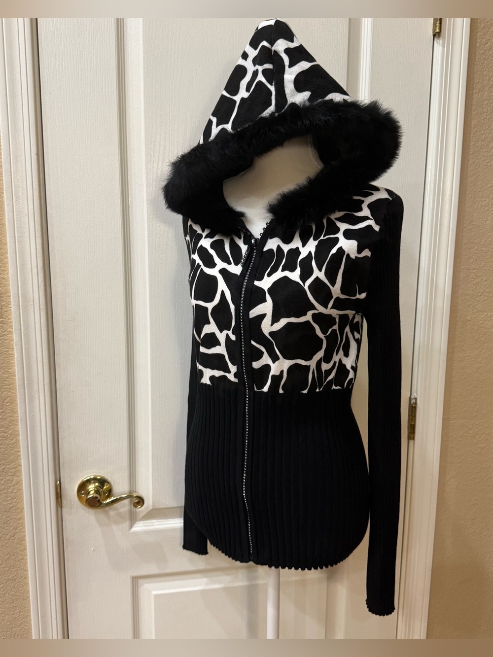 Vintage Belldini Y2K Giraffe Faux Fur Rhinestone Sweater Jacket L 🖤🤍